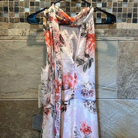 Eliza J around the neck sleeveless long dress w/ tie/ zipperback, tight in waist - Picture 4 of 5